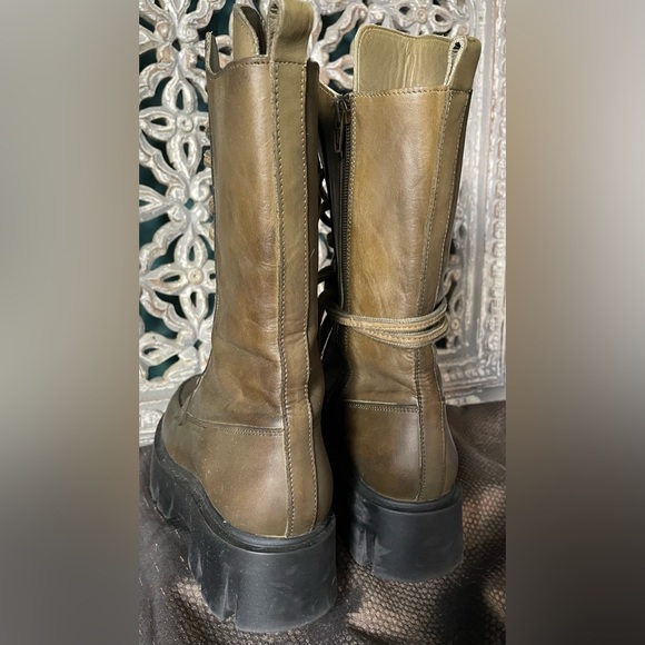 Free People Jones Lug Sole Leather Lace Up Boots in Artichoke. Adjustable!!! - Picture 5 of 8